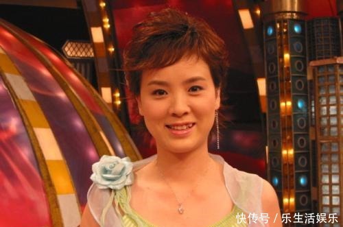 如今|曾主持过最火综艺节目,还上过春晚,如今“夫妻俩同框似两代人”