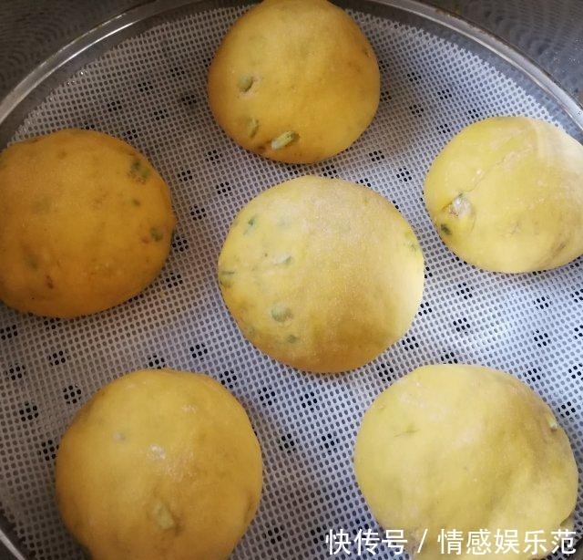 南瓜|南瓜椒盐葱香咸窝窝,又暄又软,好吃极了