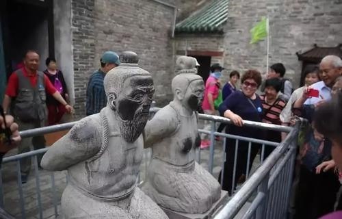 祖宗|秦桧后人考中状元,乾隆故意问:你祖宗是谁?他回7字,乾隆笑了