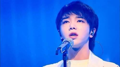  眼中|迷人计丨“美瞳本体”华晨宇，眼中有星空！