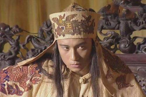 庆功宴|太平军8位王爷把主将首级,献给李鸿章,庆功宴上,李鸿章:杀了