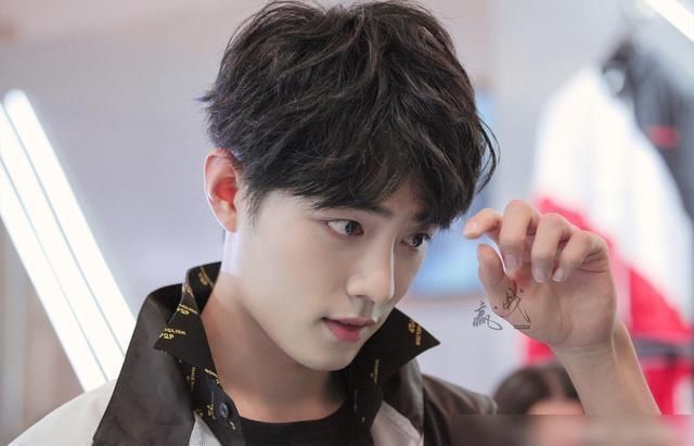 开播|《青春环游记2》开播,肖战没有出现,我05倍速看了下期预告