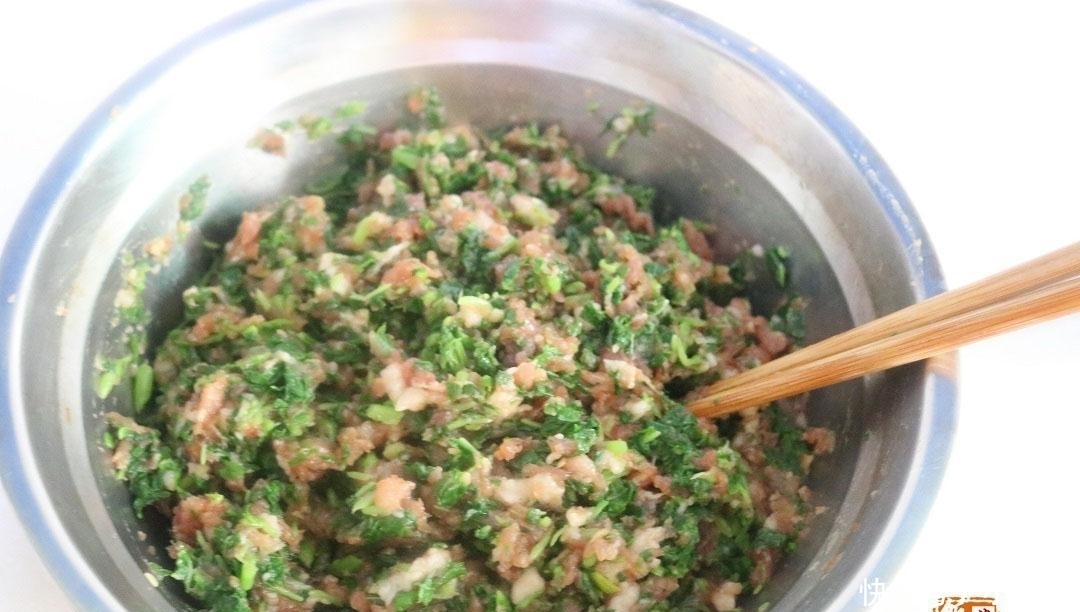 夏天|这种菜夏天才有, 包成饺子, 又鲜又香, 补铁又补钙, 很多人却没吃过!