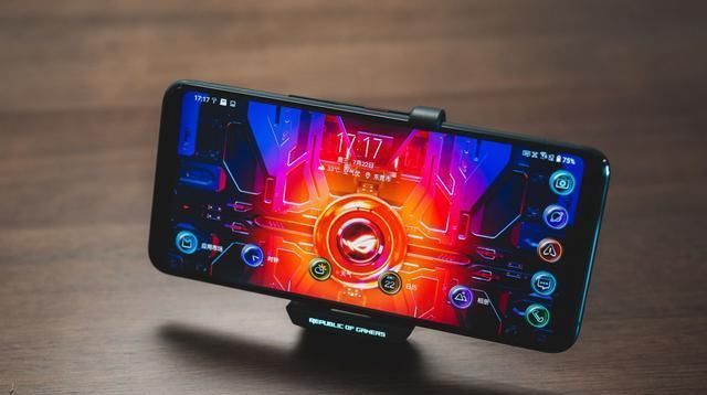  快速|270Hz采样率+144Hz刷新的新电竞手游利器ROG游戏手机3快速体验