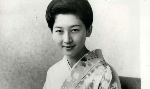 岁才|她是日本最美皇后，倾城容颜换来60年牢笼生活，75岁才说出实情