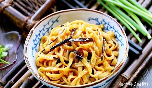 最简单|做面条,教您一招,香味独特的做法,简单、味道赞,吃完还想吃