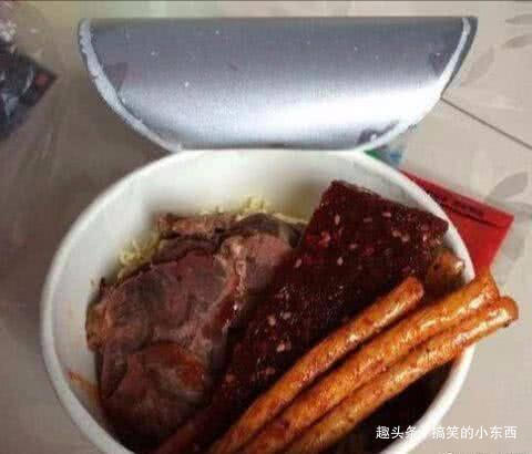 吃泡面的方|继岳云鹏后张云雷吃泡面方式火了,网友德云社带你打开正确吃法