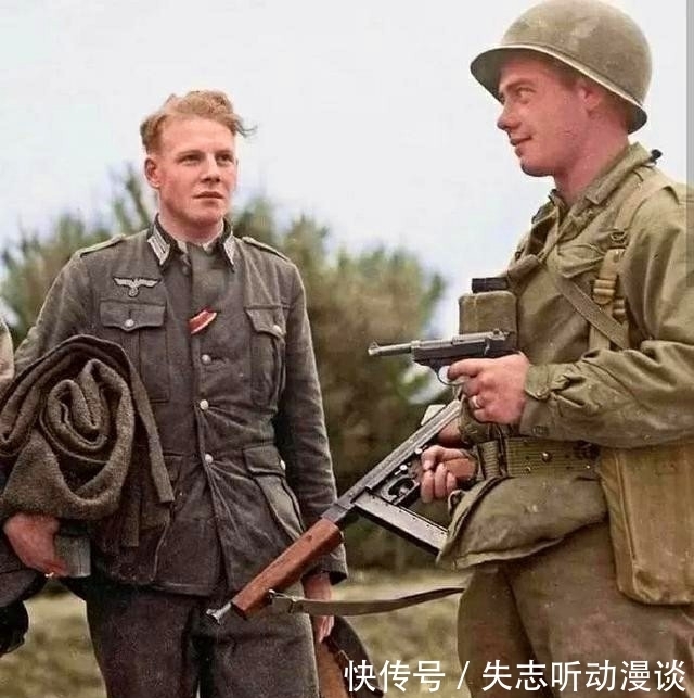 历史|历史上过目难忘的瞬间:搂着狮子开车的墨索里尼,图9希特勒兴奋的手舞足蹈