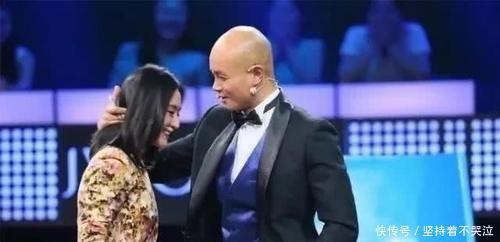 乐嘉|在《非诚勿扰》红极一时的乐嘉,5年几近被封杀的态势,骂金星吻谢娜都做过