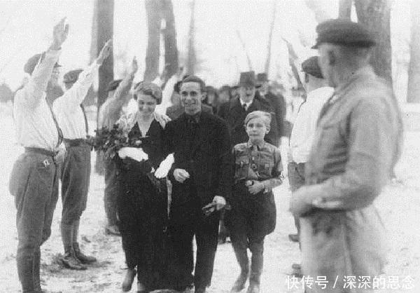 希特勒|他是第三帝国殉葬的炮灰,也是希特勒的最好“密友”,没有之一