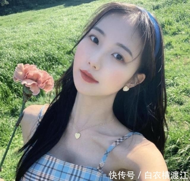 摊牌|摊牌了, 也不再装了, 这位才是清纯女神人物吧