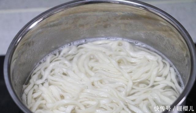 最简单|做面条,教您一招,香味独特的做法,简单、味道赞,吃完还想吃