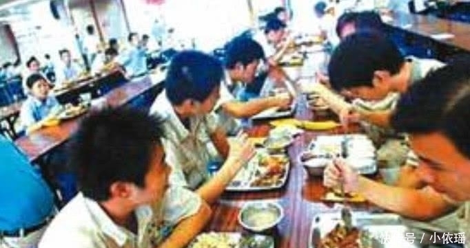 厂子|揭秘: 在“富士康”的食堂吃饭, 这碗面条必须要点, 就因为碗长得好看?