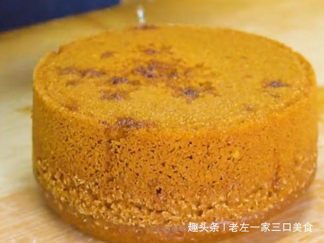发糕|红糖发糕最快速做法,不用酵母粉不发面,蓬松柔软像蛋糕,真好吃