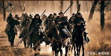 曹操|许褚和马超阵前对战为何卸甲?这一卸就卸去了120斤的重量