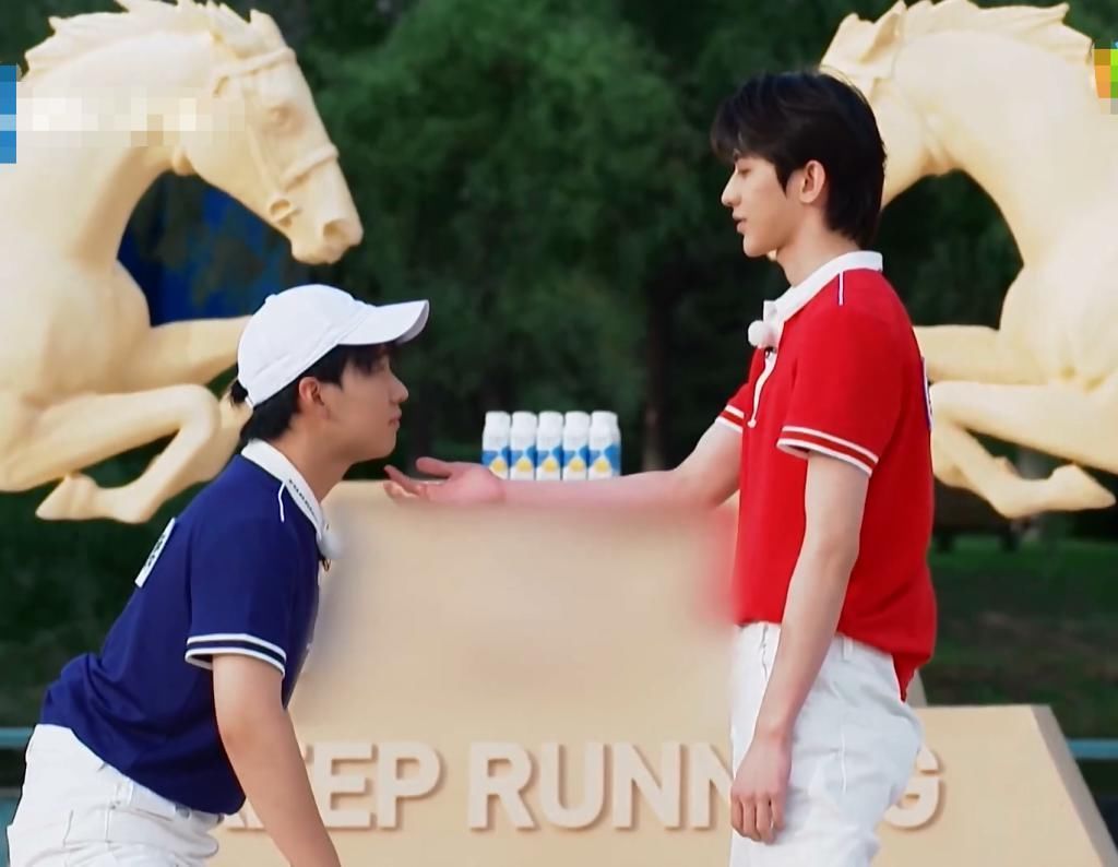  大林子|郑恺推郭麒麟下水，蔡徐坤的反应，暴露两人真实关系