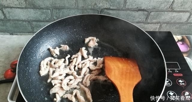 季节|农村里不要钱的野葱,城里人抢着买,下饭香喷喷,错过季节就没了