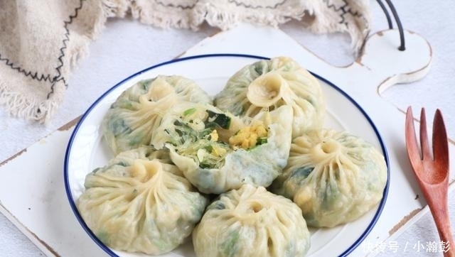  好吃|包子别再发面了，教你新吃法，皮薄馅儿大，比发面的好吃10倍！
