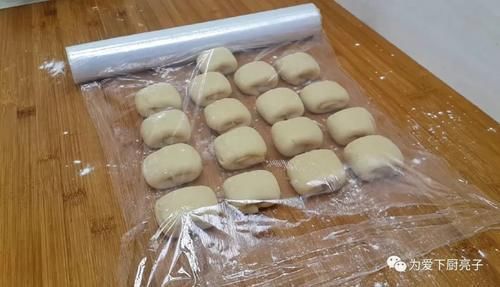 个个|中秋节月饼别买着吃了,锅里烙一烙,个个香酥又掉渣,没烤箱也能成功