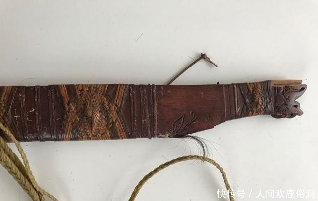 加里曼丹岛上|印尼著名猎头族——达雅人的恐怖习俗和他们用来砍人头的曼道刀!