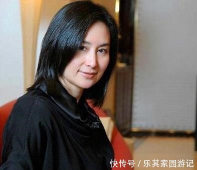 宠爱|她是赌王最宠爱的女儿，为了许晋亨，把婚纱挂酒店，打脸李嘉欣