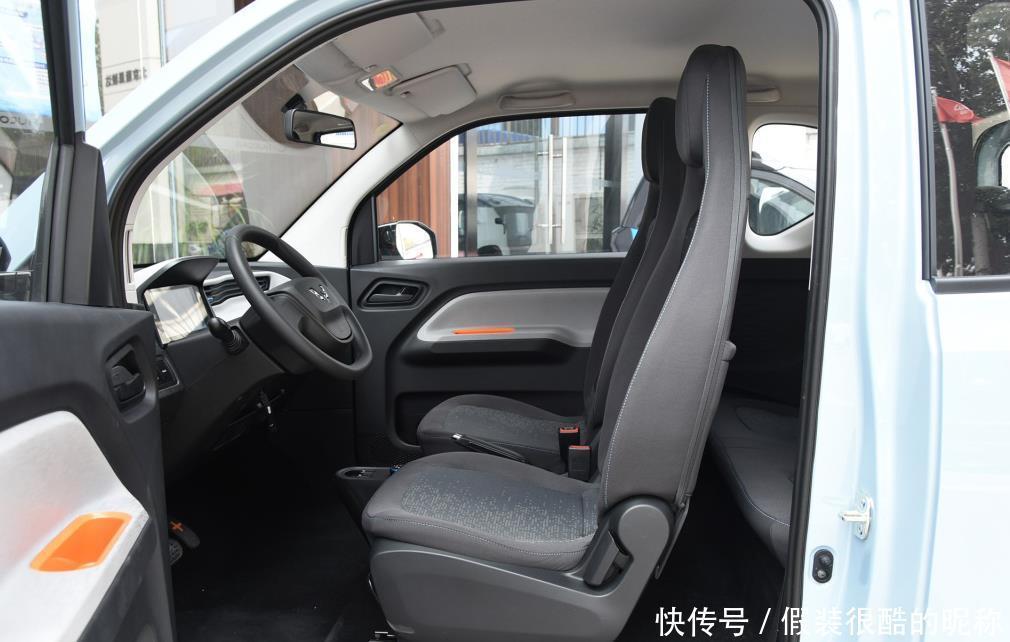 人民|这台五菱“人民的汽车”,承包了我1个星期的笑点,就这也能叫车