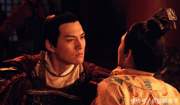 仿佛|他是被幕僚黄袍加身的皇帝,一切都是那么顺利,仿佛经过精心策划