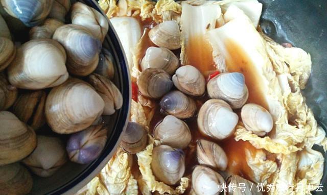 花样|顺德名菜卜卜蛤蜊,用鲜辣汤和暖身玩白贝“花样”