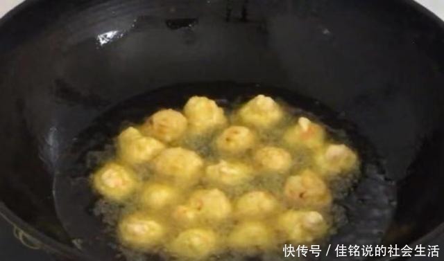 美味|此菜便宜又营养,炸成丸子,脆香软糯,营养美味,成本不到5块钱