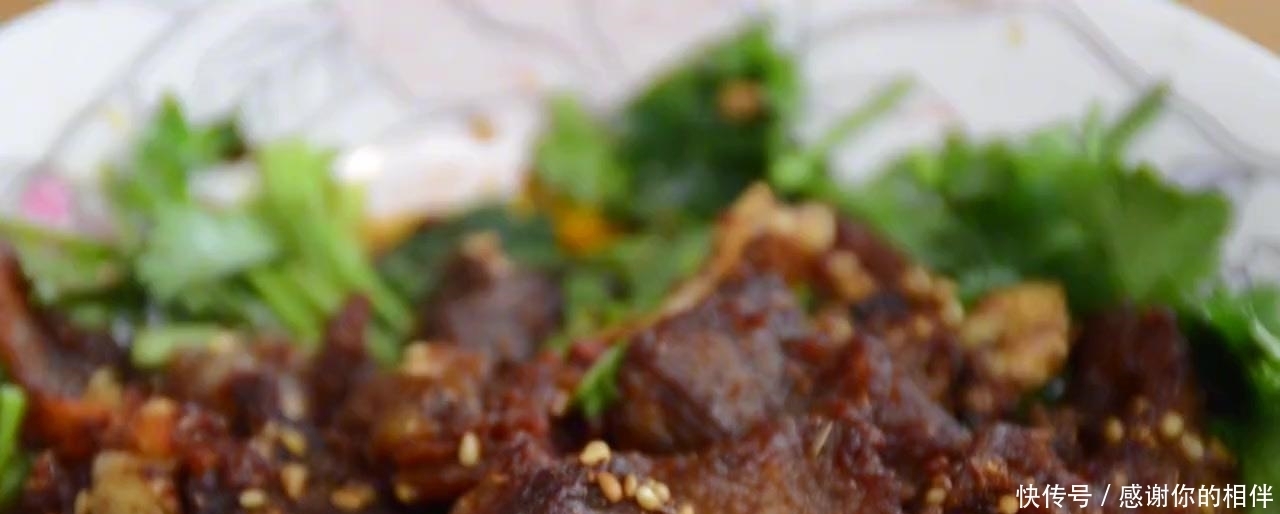  分享|给大家分享一个大人孩子都爱吃的孜然羊肉，我们一起来看一下！