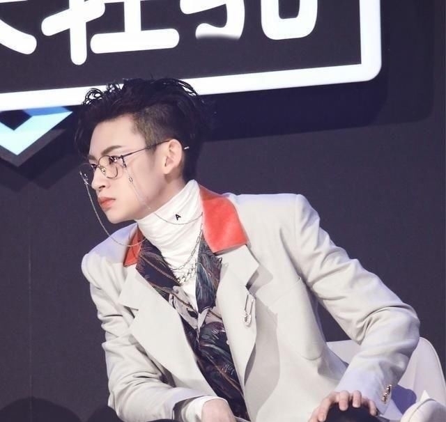 声音|青春有你2总决赛,虞书欣没声音唱功翻车,小鬼看《猎》表情直接