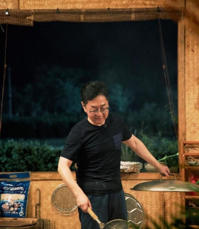 吐槽|人到中年被骂“变态”的张绍刚,47岁沉迷健身,瘦到脱相老得太快