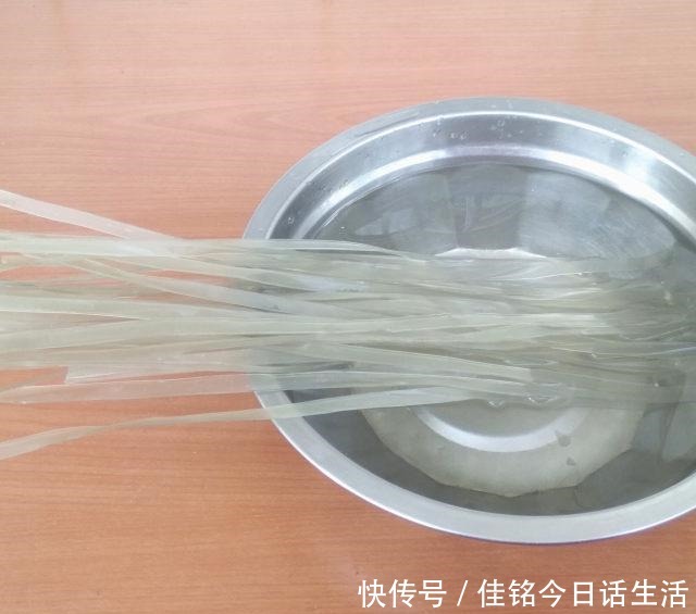 家常|冬瓜烧粉条,很健康的一道家常美味