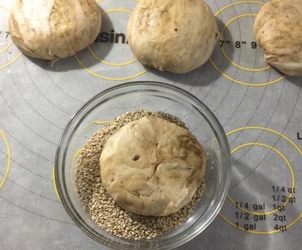 不用|想吃烧饼不用买,1碗面粉1碗酱,酥软咸香层次多,一顿10个不够吃