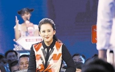  丈夫|节目上做“情感专家”的黄澜，私下却和丈夫离婚，网友：太可笑