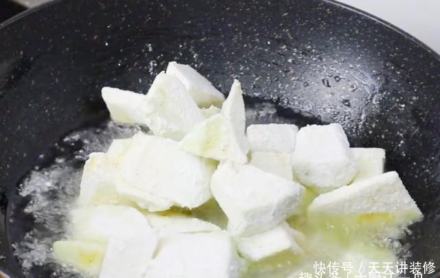 好吃|茄子搭配土豆原来这么好吃,我家一周做6次,刚上桌就被抢光了