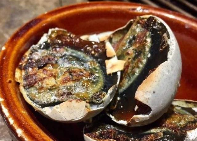 烤皮蛋|30年前外国人镜头下的中国小吃,现在已经全部消失了