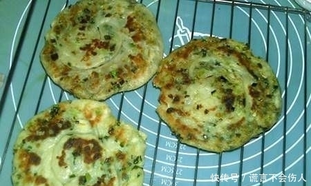  饱满|辣面椒盐葱味软糕，外酥内软，葱味饱满，软劲道！