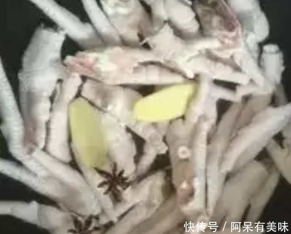 香辣鸡爪|女人不想变成“黄脸婆”,那得常吃这道菜,不懂吃就太可惜了!