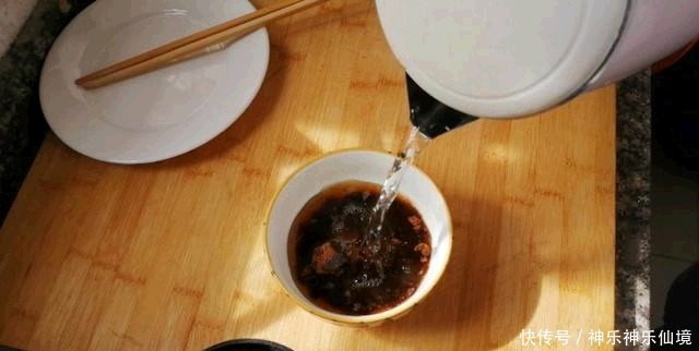 做法|人人见了都会流口水的红糖糍粑,做法简单,一次吃10个不会腻