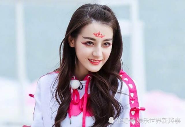 超哥|迪丽热巴第一次和邓超聊微信,超哥秒回复5个字,热巴不知所措