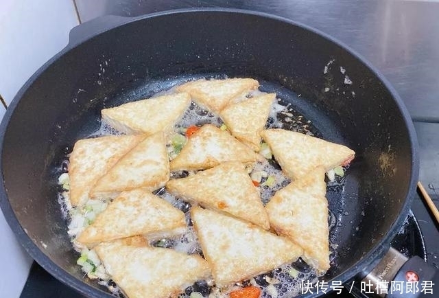 豆腐放到|入秋后，遇见此菜要多吃，2元钱1斤，葱烧才入味