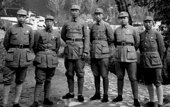 粟裕|他是华东野战军副参谋长,粟裕说:有他在,我就没有后顾之忧