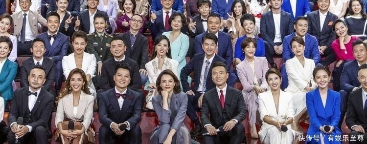 央视|央视节目录制出现失误,董卿朱迅等107位主持人“起哄”齐怼导演