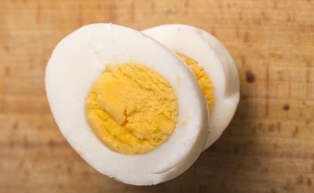 把蛋|烹调科学如何控制水煮蛋,让“蛋黄”固定在正中间不偏移