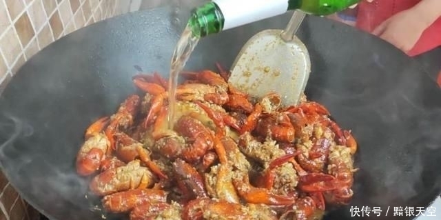  简单|蒜泥龙虾家常做法超简单，看一次就学会，一人3斤不够吃