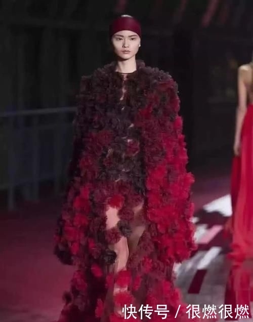 时装周|刘雯接班人原来是她?新一代的国模之光,还是亚洲唯一登上顶级大刊的国模?