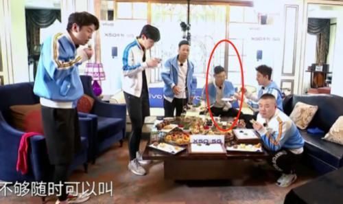 独自|王迅彻底离开《极限挑战》了他独自去到陆家嘴天桥,已说明一切