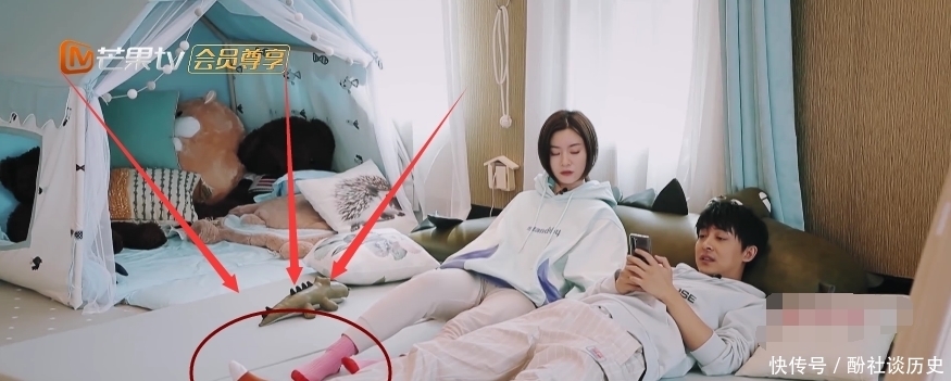 吃醋|李晟占有欲多强?老公见个女的吃醋不说,看李佳航袜子:这谁受得了?