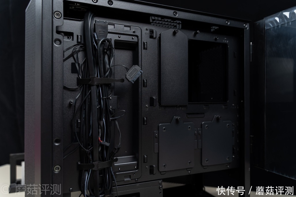 LIANLI|风道升级,散热效果媲美开放式环境、联力LIANLI 鬼斧AIR 机箱 评测